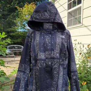 The North Face dk grey bandana print rain coat 2x